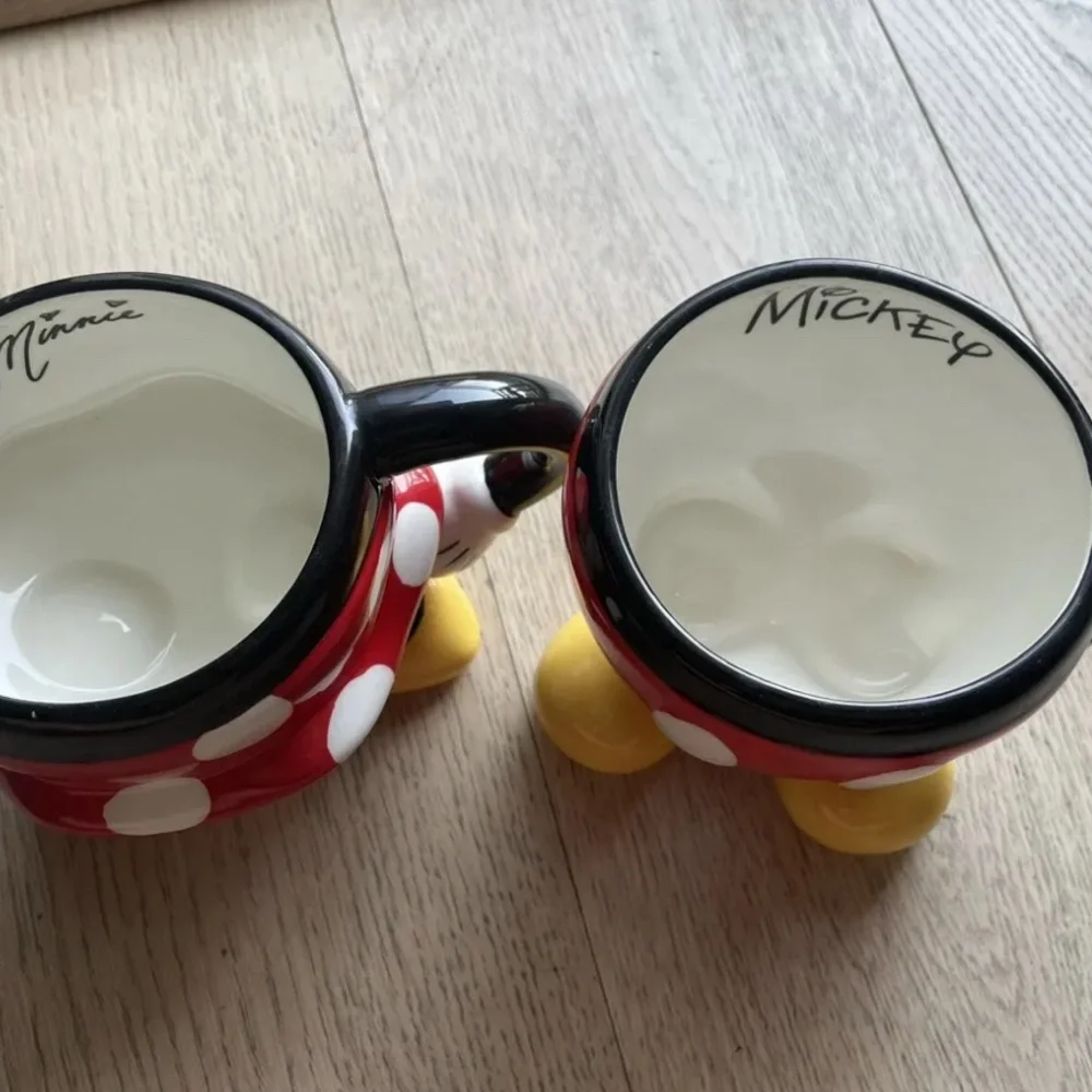 DISNEY | Mickey & Minnie Mouse Mugs - Picture 2 of 4